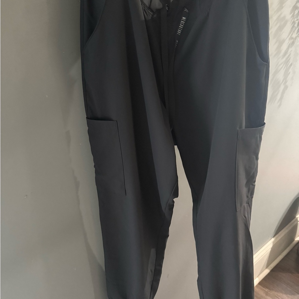 Women’s Grey scrub Pants med couture